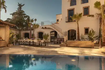 Image de Manoir de luxe, Ă quelques minutes de la plage, 14 chambres avec salle de bains, A \/ C, emplacement central