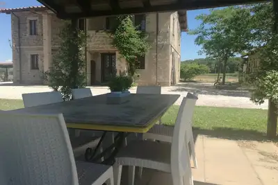 Image de Charme apt. avec piscine dans un domaine viticole. Wifi gratuit, légumes jardin gratuit, vins libre