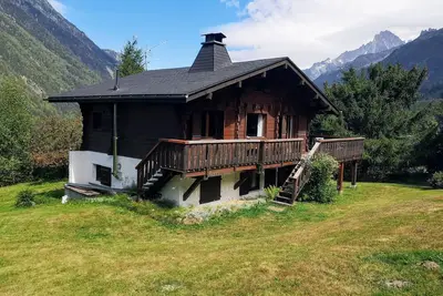 Image de Chaleureux et confortable, belles vues sur les montagnes, terrasse et jardin