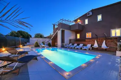 Image de Maison de vacances Sisplac pour 1 - 12 personnes avec 4 chambres à coucher - Maison de vacances