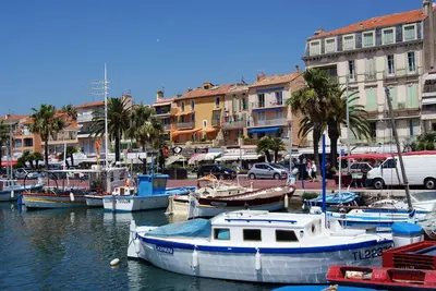 Image de Bandol Centre Port & Plage - Villa 97 m² sur Terrain Clos 800 m².