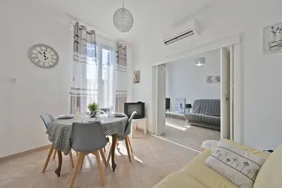Image de Appartement avec jolie vue sur parc a 5 mn du centre à pied