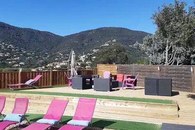 Image de 3 chambres, 900 m des plages, vue mer et montagne près de Saint-Tropez