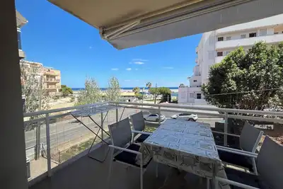 Image de Vaste terrasse Face A La Mer, appartement  climatisé avec Parking et Wifi