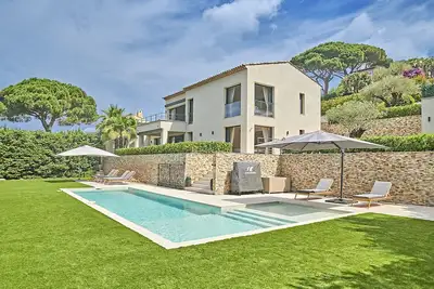 Image de Villa l’Escale - Saint-Tropez - Face au Château de la Messadiere, Airelles