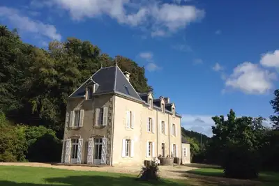 Image de Grande propriété à la campagne, profitez du  calme et de la verdure.