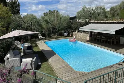 Image de Panoramique vue mer et collines, grande Piscine, poolhouse avec Bbq