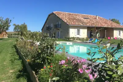 Image de Ferme aménagée classée 5* gîtes de France. Piscine chauffée et clôturée