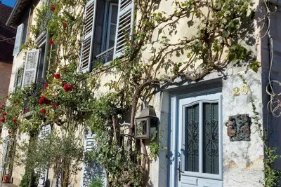 Image de Ancienne maison vigneronne au bord de la Loue, Vuillafans \/ Ornans 6 km