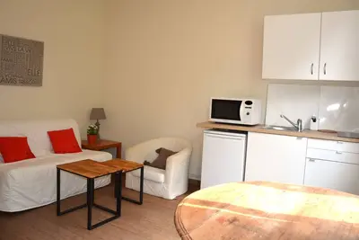 Image de Maison (2 chambres), dans cour privée, Lille Cormontaigne