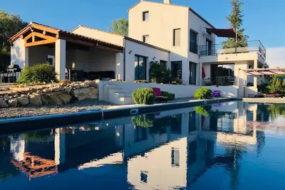 Image de Villa récente Luberon Sud, piscine 18m, vue panoramique Ste Victoire, classée 4*