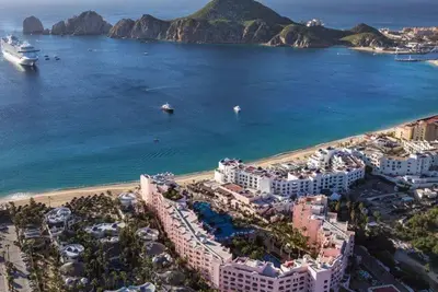 Image de Le TRÈS Meilleur Studio sur Medano Beach, Cabo / 1 479 $. 00 / semaine! Comprend une kitchenette!