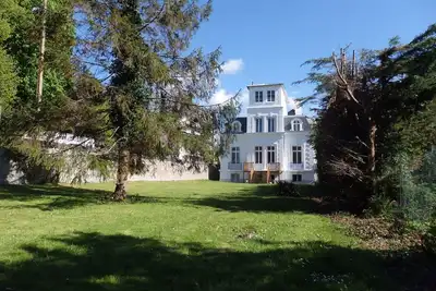 Image de Centre\/gare\/niveau mer : Villa Historique \"La Cressonnière\" et son vaste jardin