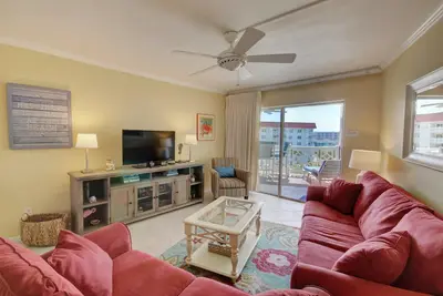 Image de 1br / 1ba - Belle vue sur la cour et le golfe du Mexique