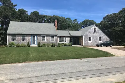Image de Maison récemment rénovée au coeur d'Eastham