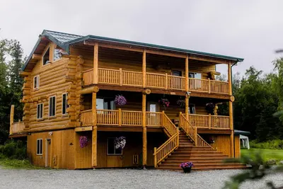 Image de Alaska Knotty Pine Lodge \/ Chambre d'hôtes à Palmer Ak.