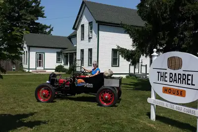 Image de The Historic Bootlegger Barrel House À Whisky Run Golf Club à Port Colborne
