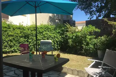 Image de Rez De Jardin Dans Residence Calme 700 m Plage