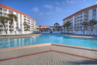 Image de 1br \/ 1ba - Idéalement situé avec vue sur le golfe