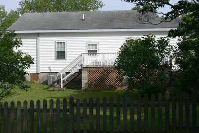 Image de District historique de Swansboro 2br \/ 2 Ba - Promenade en eau \/ Restaurants de 450 $ à 849 $