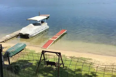 Image de Chalet au bord du lac sur le grand lac tordu