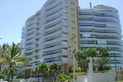 Image de Appartement de 3 chambres, climatisé, balcon gastronomique et vue sur la mer