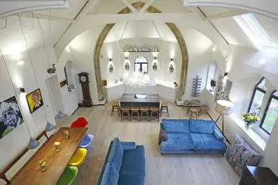Image de Eglise Converti Refroidir 5 Star Uber