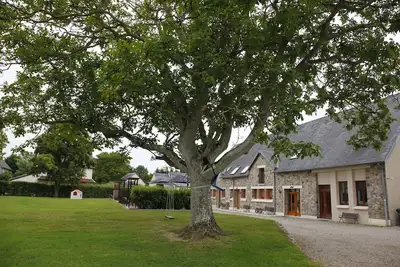 Image de Une merveilleuse maison familiale de vacances à la maison - et un grand jardin pour les enfants!