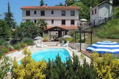 Image de Fantastique grande maison pouvant accueillir jusqu'à 28 personnes. Vues magnifiques, Sahorre, nr Perpignan