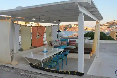 Image de Pamanuva - Villa \/ Casa Ponzese avec une vue imprenable sur le port.