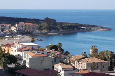 Image de Nouveau, entre majestueux oliviers, Cefalù, Eolie, mer et piscine