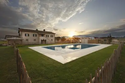 Image de Dans la Maremme toscane, près de la mer, une villa piscine avec tout le confort