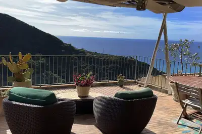 Maison typique à Belmonte Calabro avec vue sur la mer Terrazo