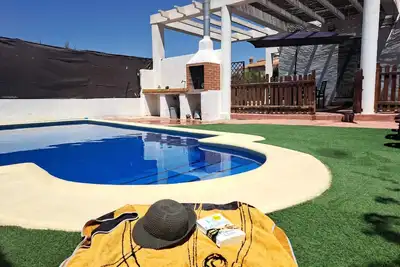 Image de Villa de luxe avec piscine privée, barbecue, wifi gratuit jusqu'à 6 personnes.