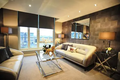 Image de Maison de style loft appartement donnant sur la rivière Forth, et le centre-ville de Stirling