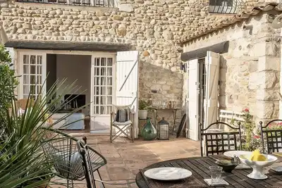 Image de Magnifique maison en pierre avec terrasses ensoleillées - 2 minutes du château