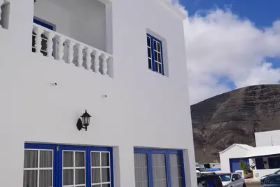 Image de Calme. appartement lumineux au rez-de-chaussée dans une maison de pêcheur restaurée à 100 mètres de la mer