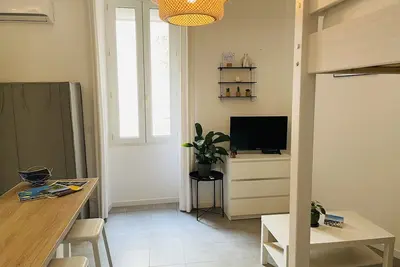 Image de studio meublé, neuf, Climatisé, coeur du Mourillon 200m des plages, 4 couchages