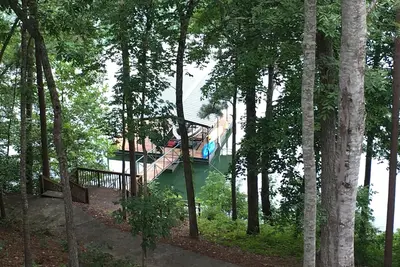 Image de Lake Keowee Lake Front - 90 jours min