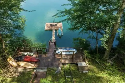 Image de Cabine au bord du lac sur le lac Nantahala, Wi-Fi, canoë \/ kayak \/ foyer (jusqu'à 5 personnes)