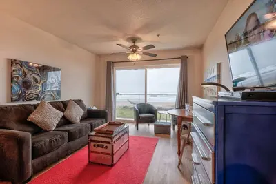 Image de Belle Niveau Rez-de-Oceanfront Condo! Piscine, Sauna & Acc��s à la plage!