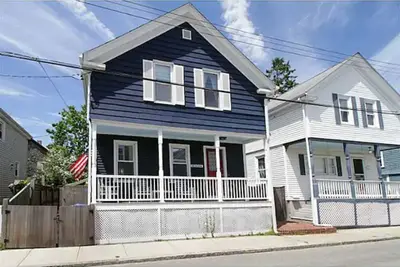 Image de Location mensuelle d'été au centre-ville de Newport près de tout!