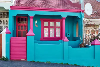 Image de Colourful Cottage Gypsy - Central Cape Town Getaway