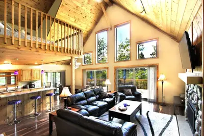 Image de Une vue imprenable et de plaisir à toute nouvelle maison sur la chaîne Eagle River (Catfish Lake)