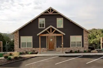 3 chambres avec vue sur le lac, à quelques minutes de Silver Dollar City w / Resort Resol