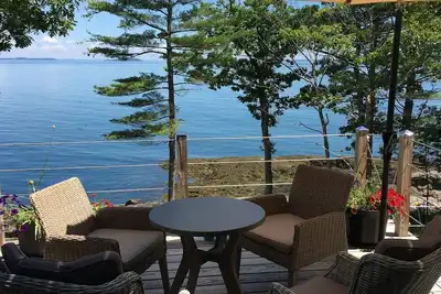 Image de Rockport Oceanfront / Perfection Designer! Du luxe pour 4! Peut-ĂŞtre 6. Camden 2 min.