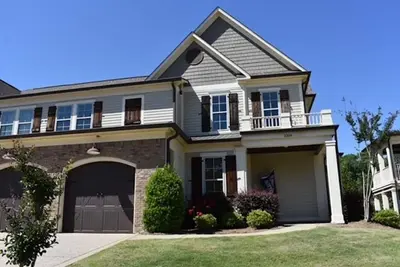 Image de Townhome de luxe dans le Country Club d'Oxford-Minutes à Square & Campus!