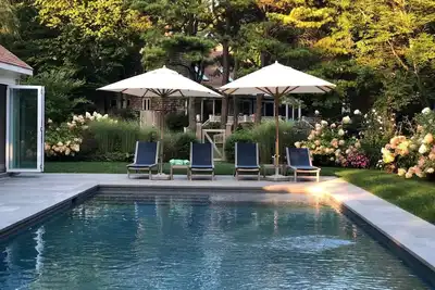 Image de East Hampton Village - Luxury Estate - Easy Walk To Town & Beach.