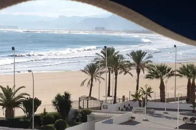 Image de Espagne. Mer Méditerranée. Front Beach Appartement