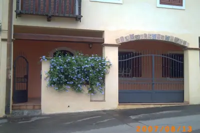 Maison près de la mer, sol pour cent m